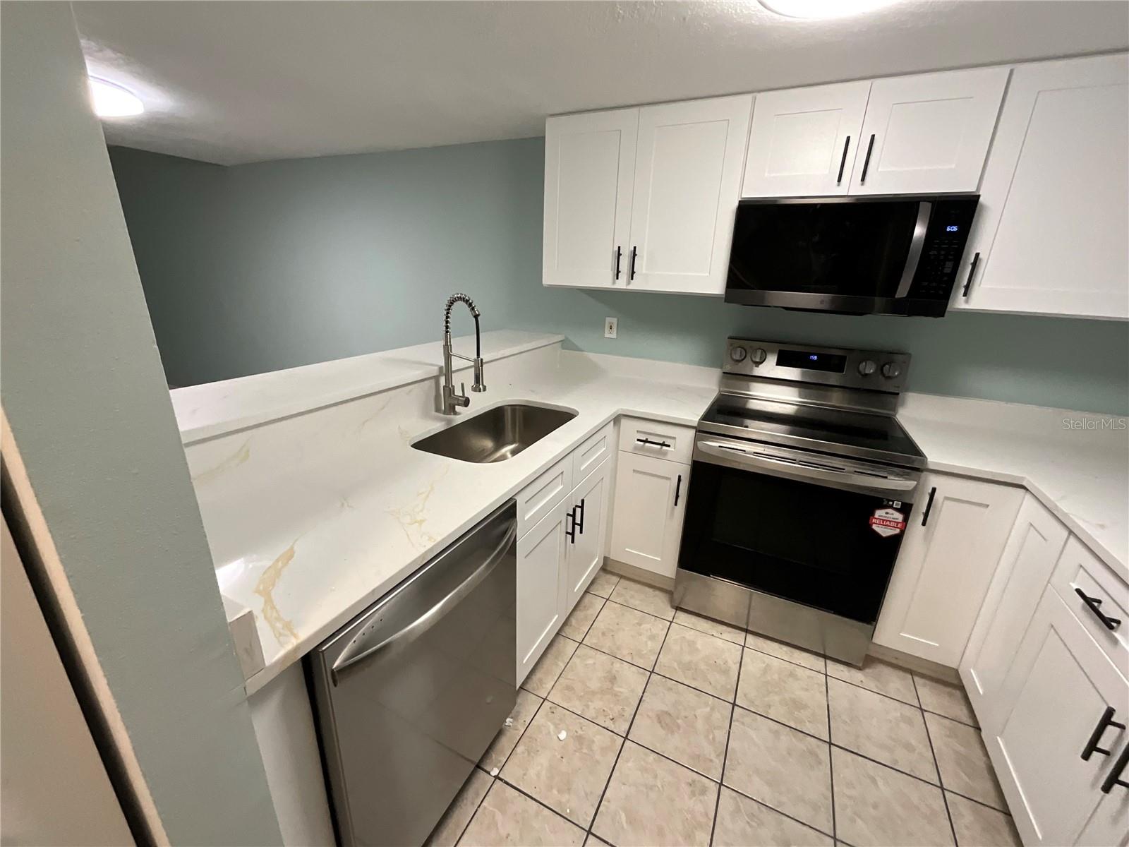 2027 PINE CHACE CT, TAMPA, FL, 33613