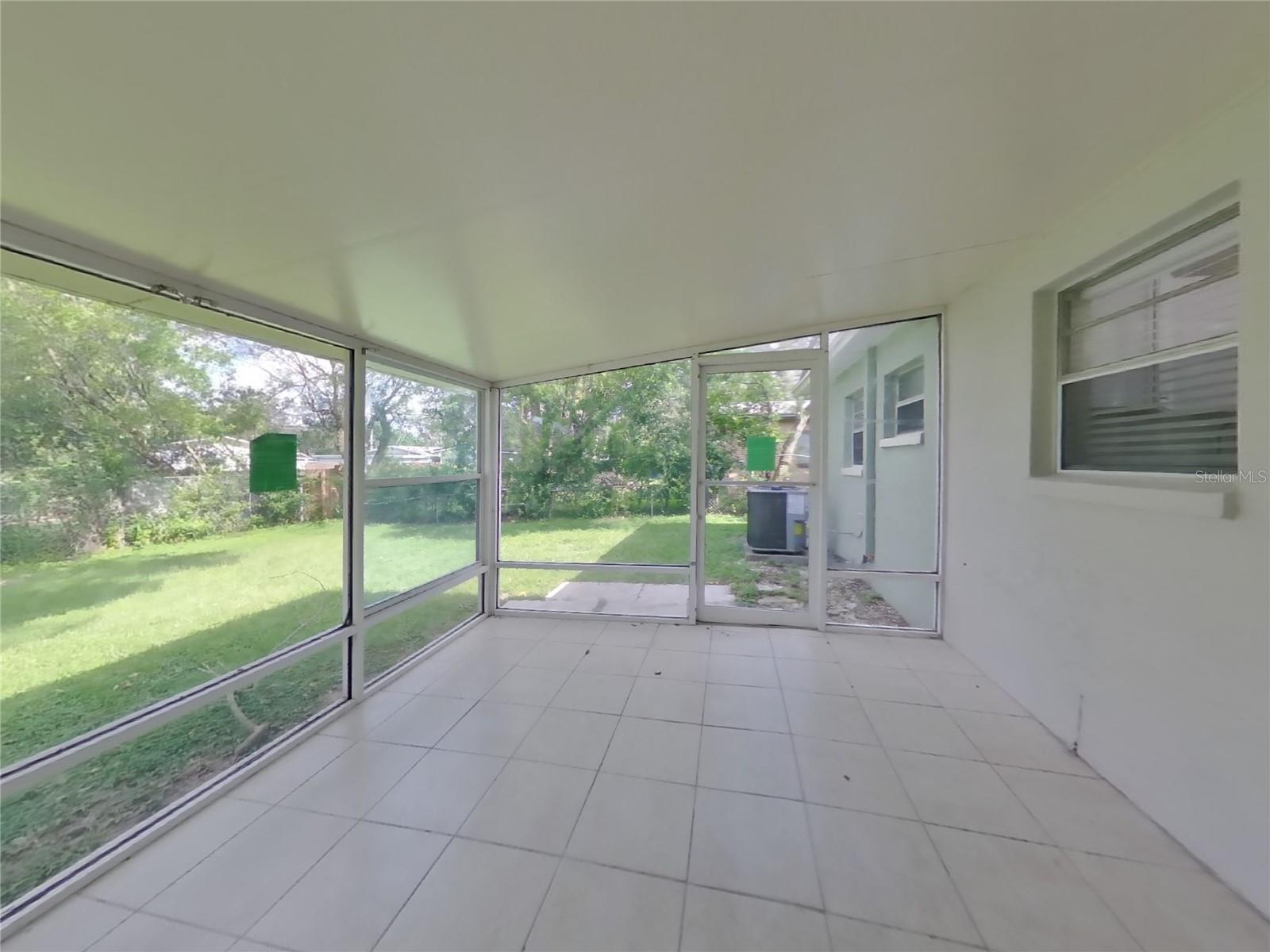 10002 N 24TH ST, TAMPA, FL, 33612