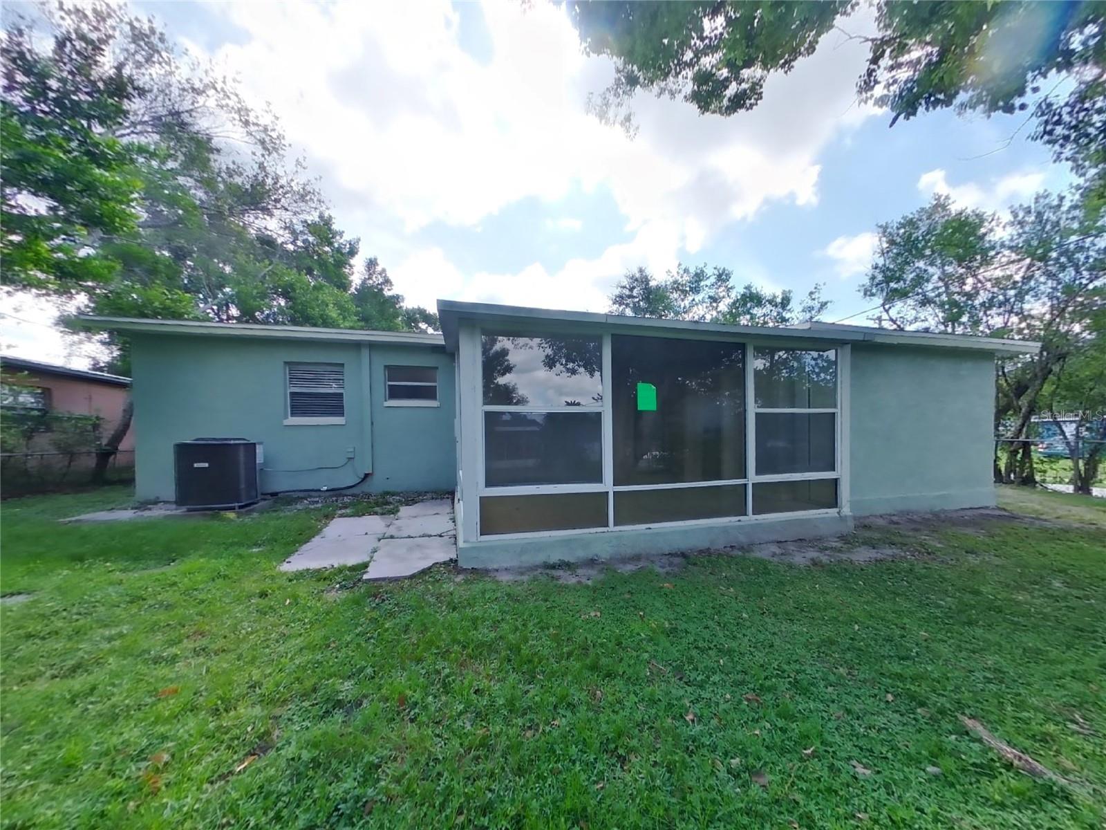 10002 N 24TH ST, TAMPA, FL, 33612
