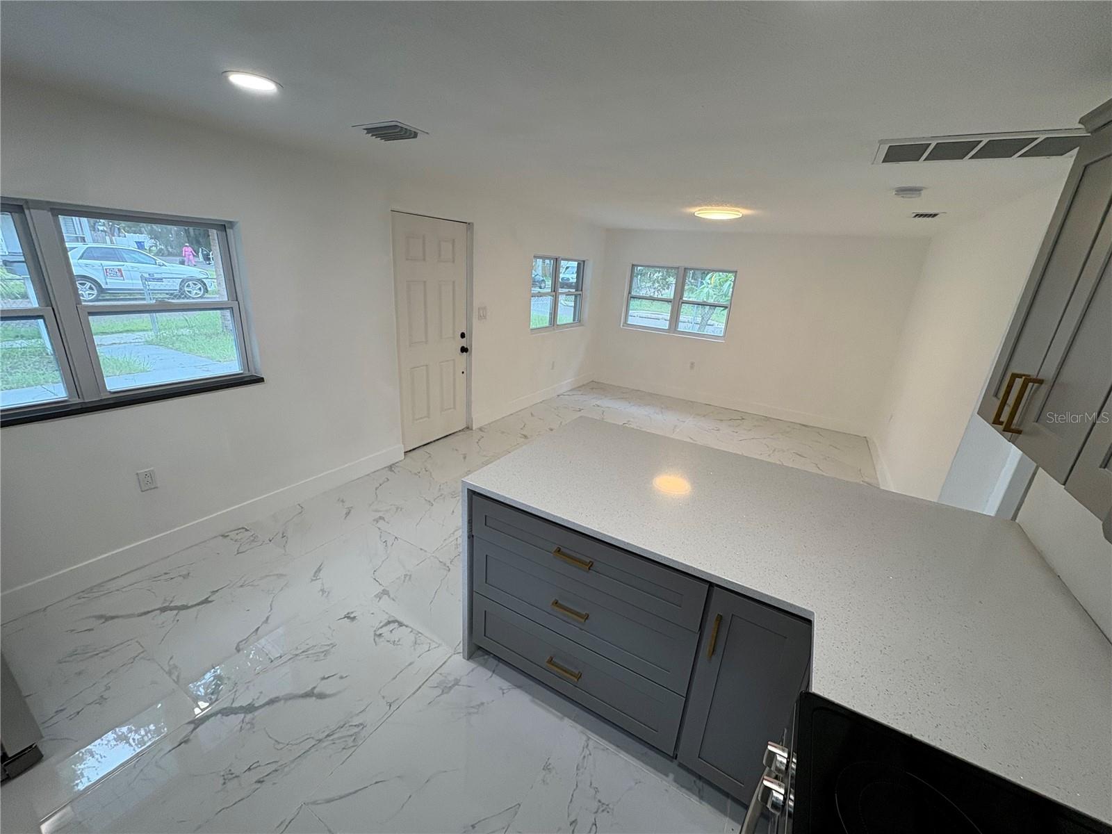 547 16TH AVE S, ST PETERSBURG, FL, 33701