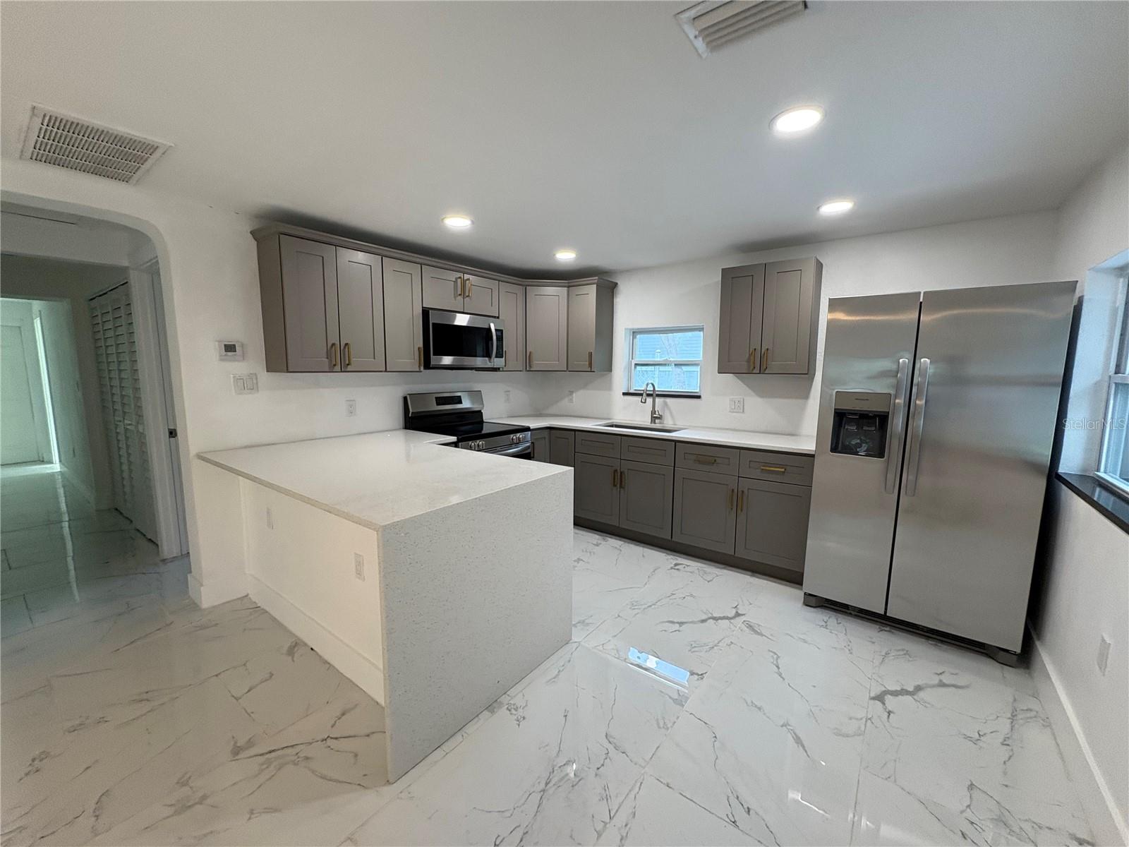 547 16TH AVE S, ST PETERSBURG, FL, 33701