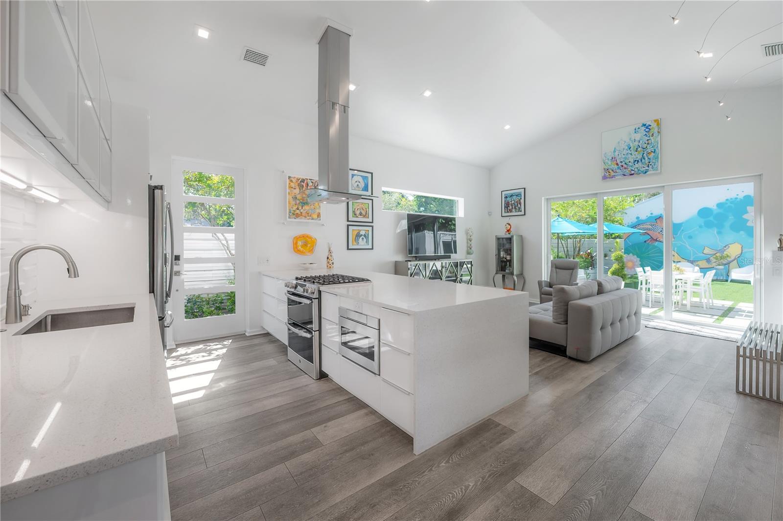 116 W PLYMOUTH ST, TAMPA, FL, 33603