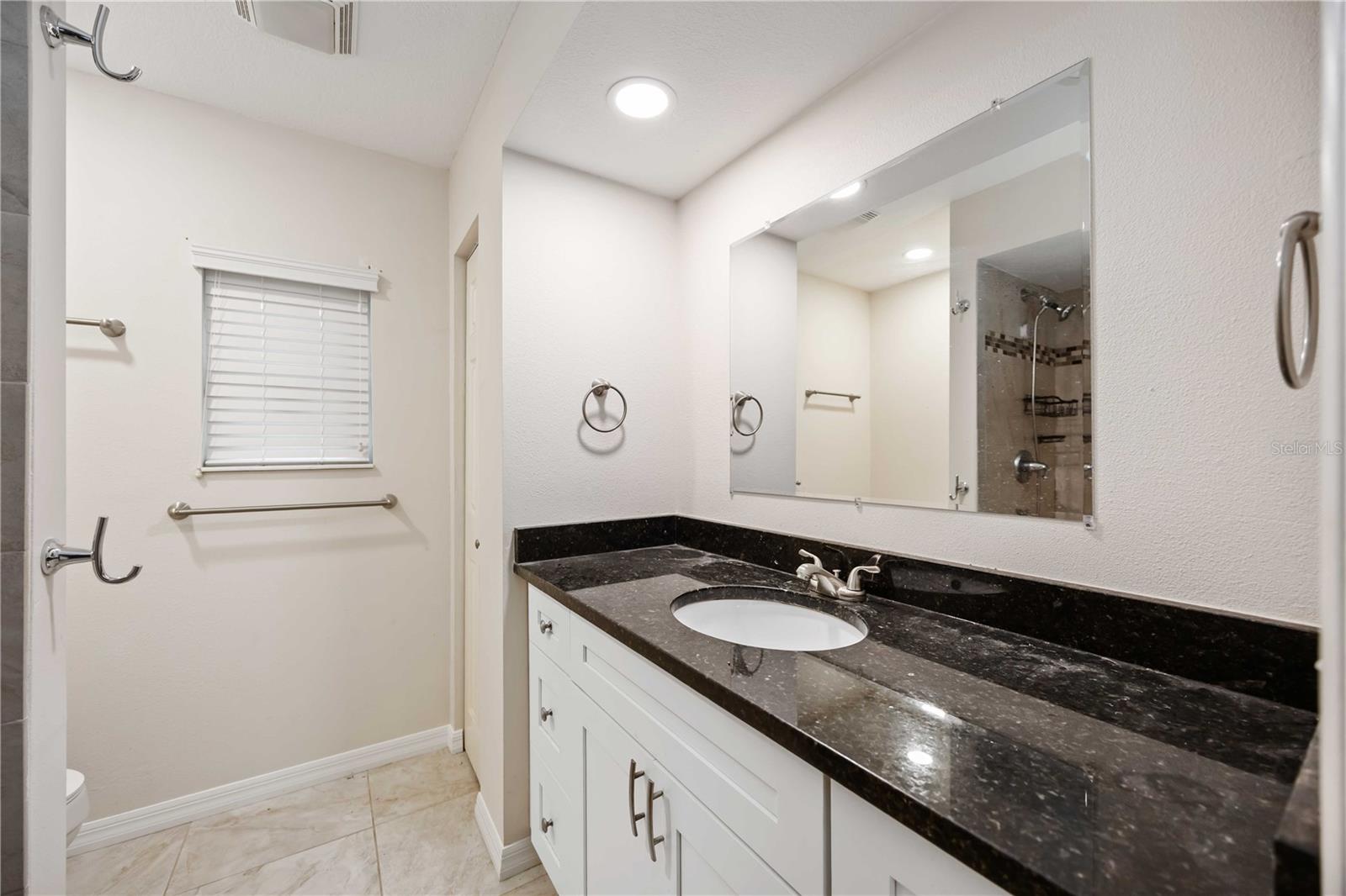 A4664113 Property Photo