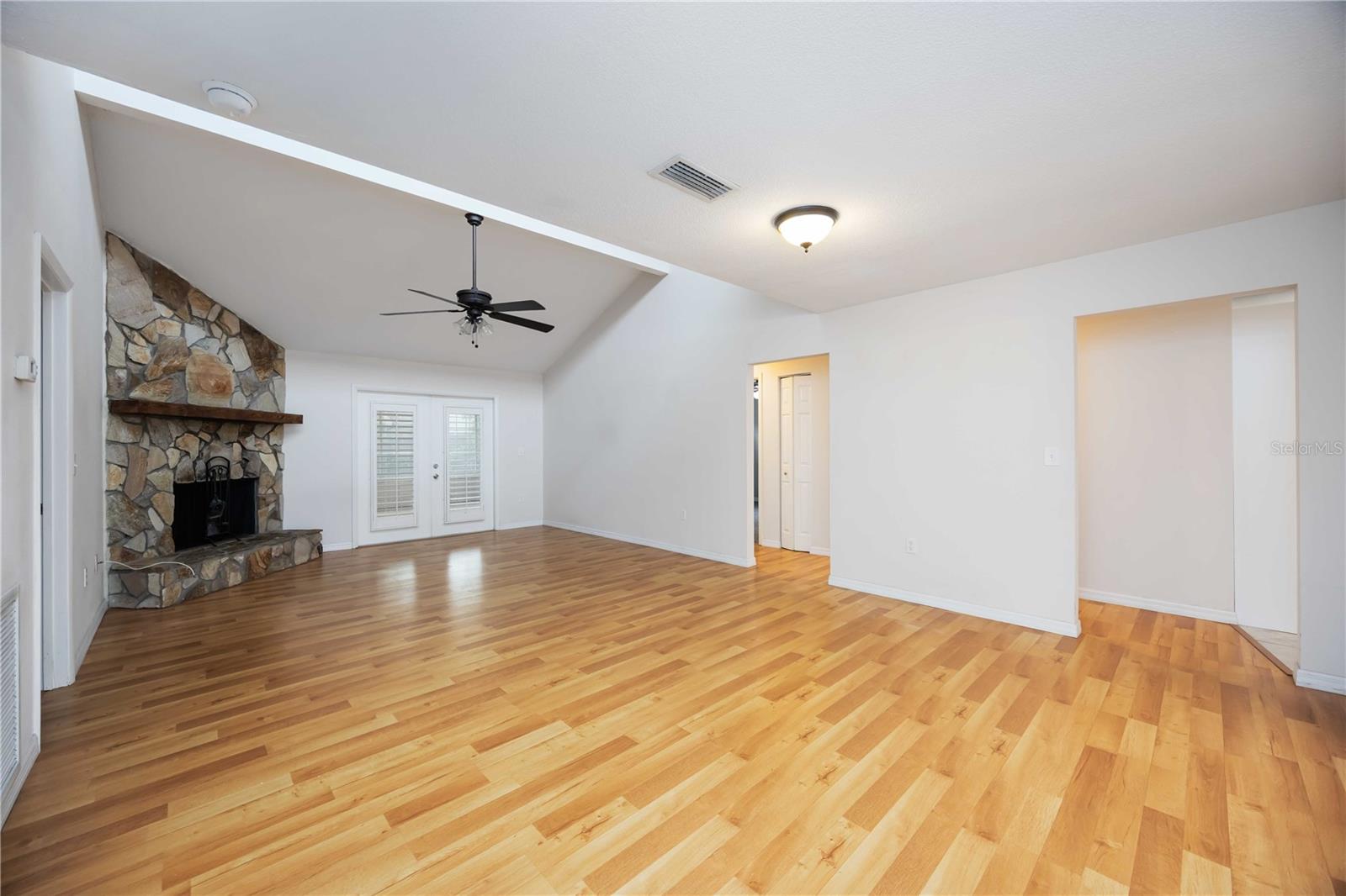 A4664113 Property Photo