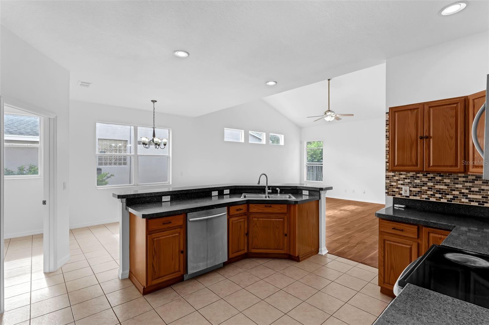 802 KINGSBRIDGE DR, OVIEDO, FL, 32765