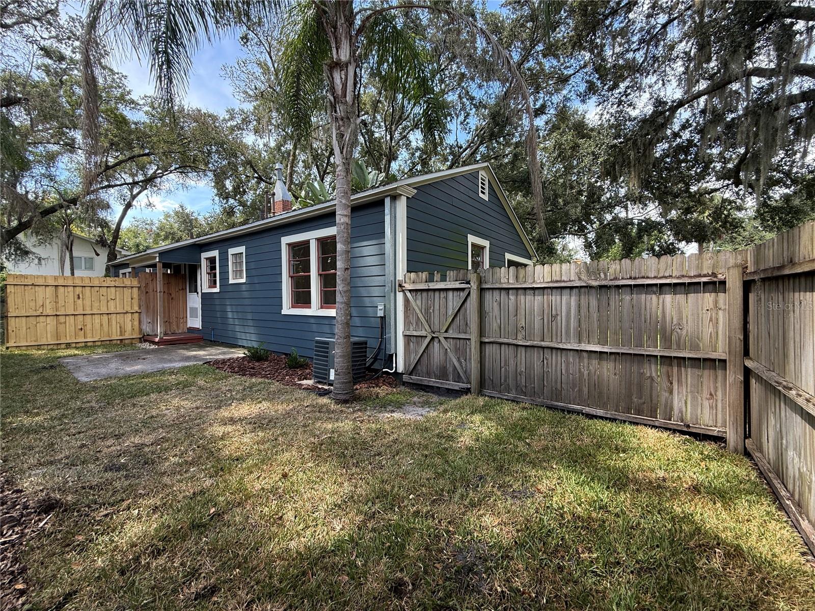 601 DANIELS AVE, ORLANDO, FL, 32801