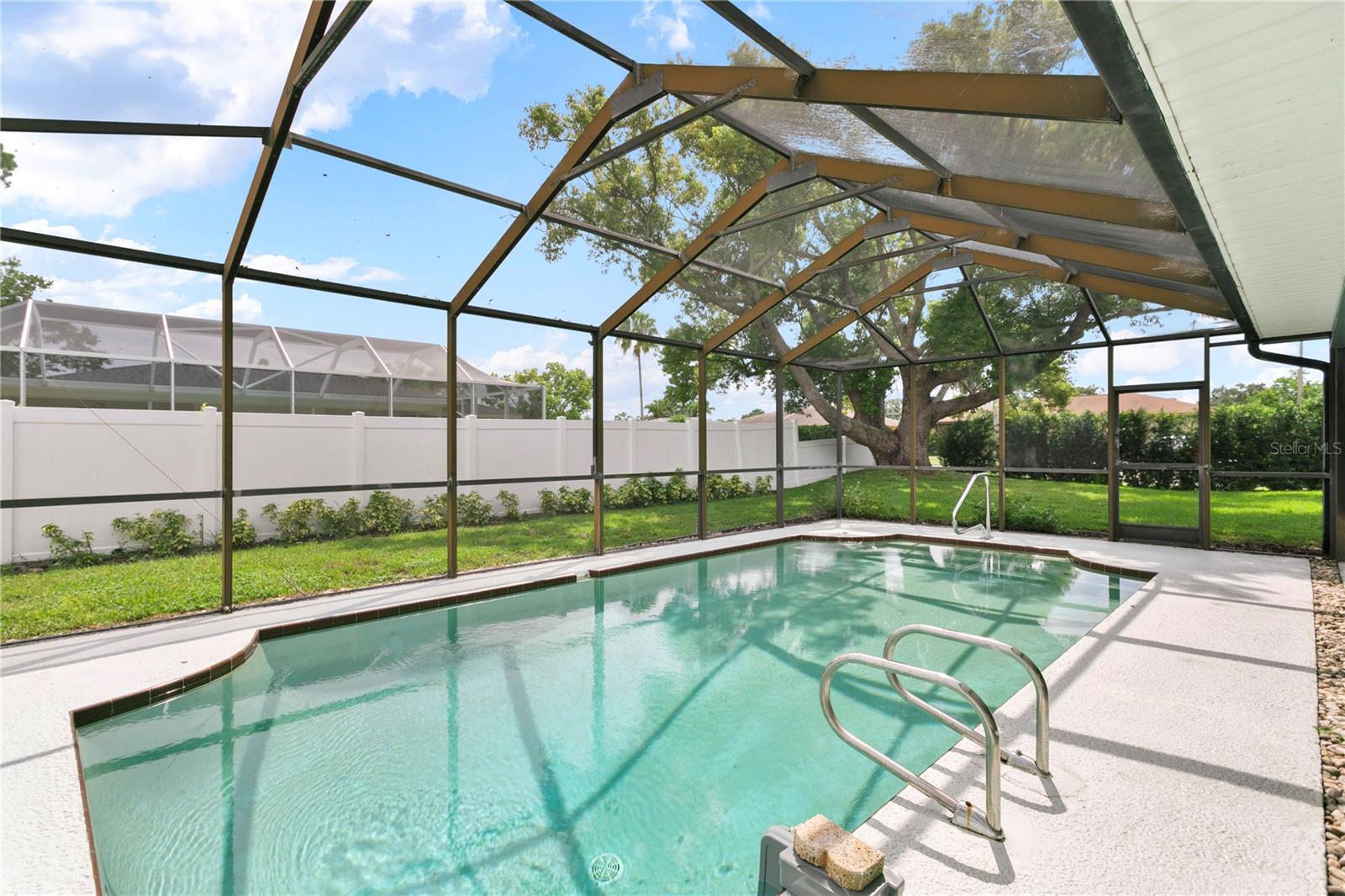 2813 MEADOW WOOD DR, CLEARWATER, FL, 33761