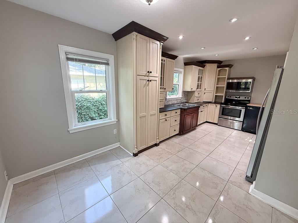 2434 9TH AVE N, ST PETERSBURG, FL, 33713