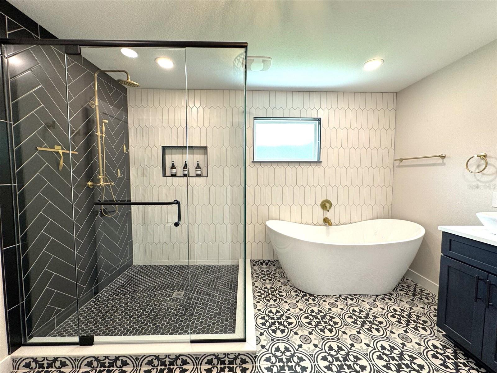 419 N APOPKA AVE, INVERNESS, FL, 34450