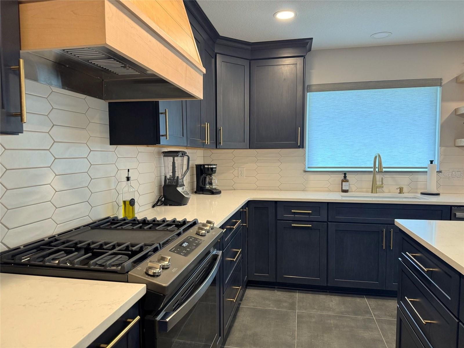 419 N APOPKA AVE, INVERNESS, FL, 34450