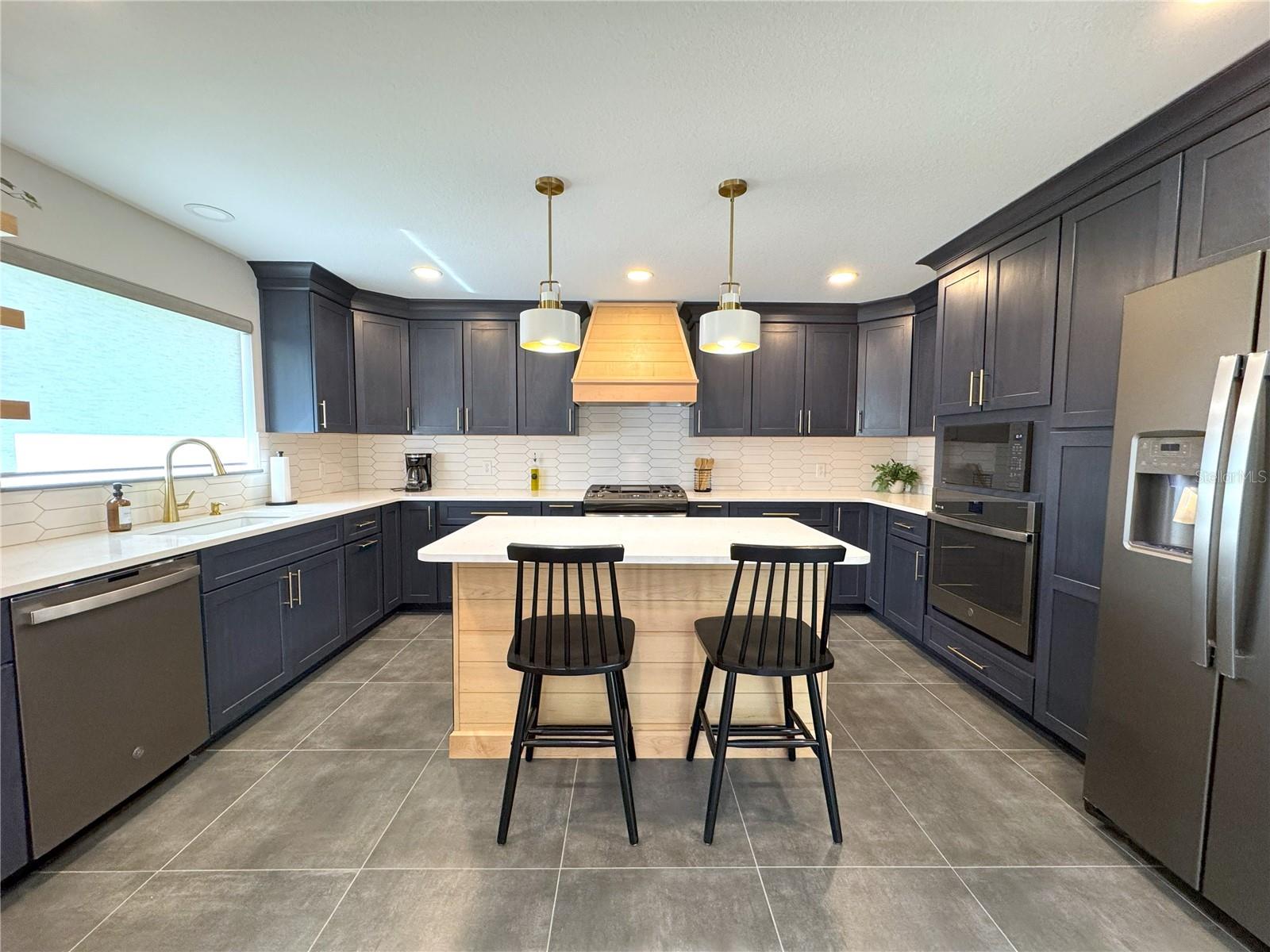 419 N APOPKA AVE, INVERNESS, FL, 34450