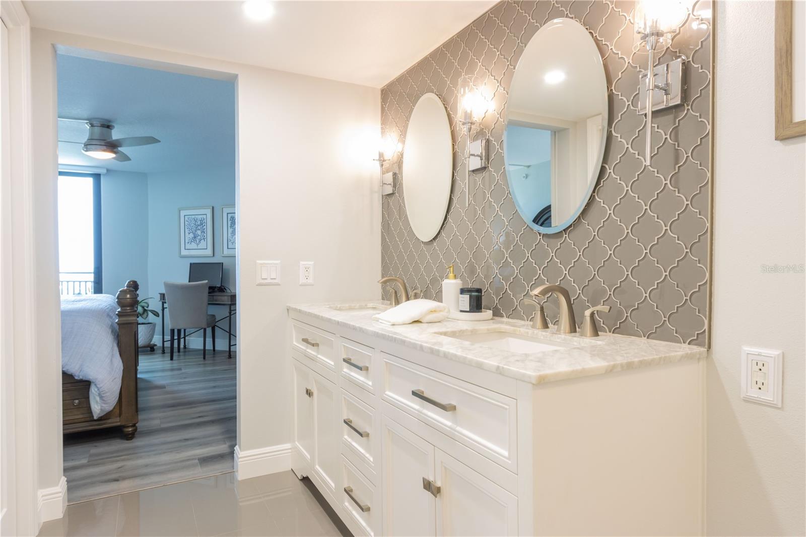 690 ISLAND WAY #1005, CLEARWATER BEACH, FL, 33767