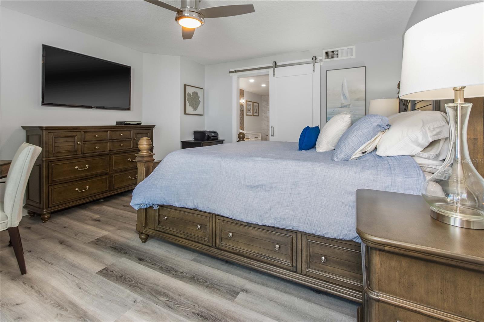 690 ISLAND WAY #1005, CLEARWATER BEACH, FL, 33767