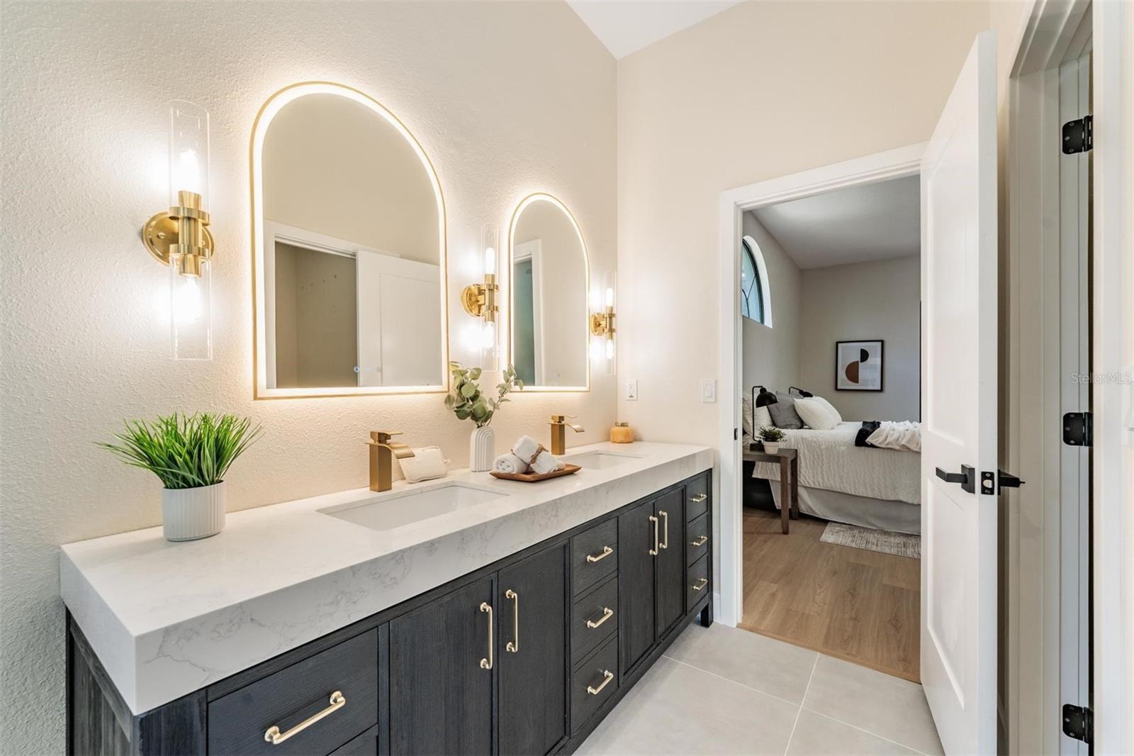 11209 POCKET BROOK DR, TAMPA, FL, 33635