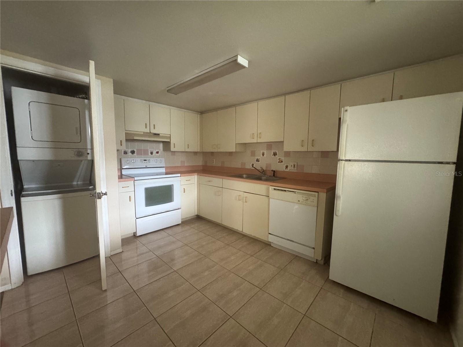 8243 FAIRWAYS CIR #E202, OCALA, FL, 34472