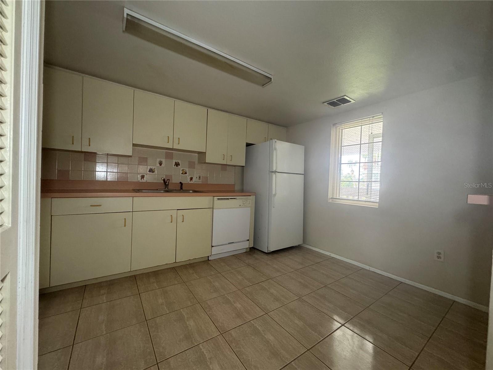 8243 FAIRWAYS CIR #E202, OCALA, FL, 34472