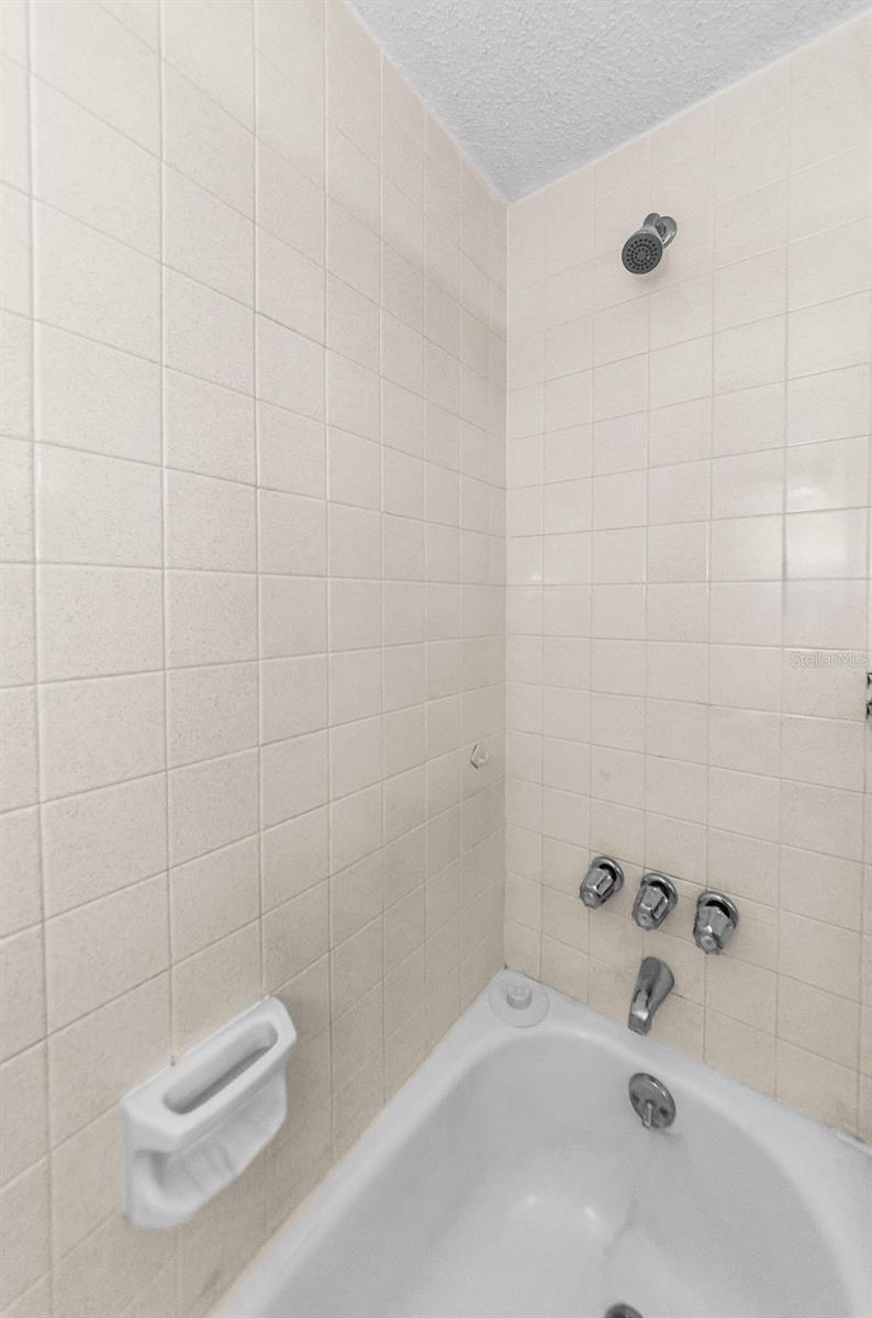 TB8424620 Property Photo