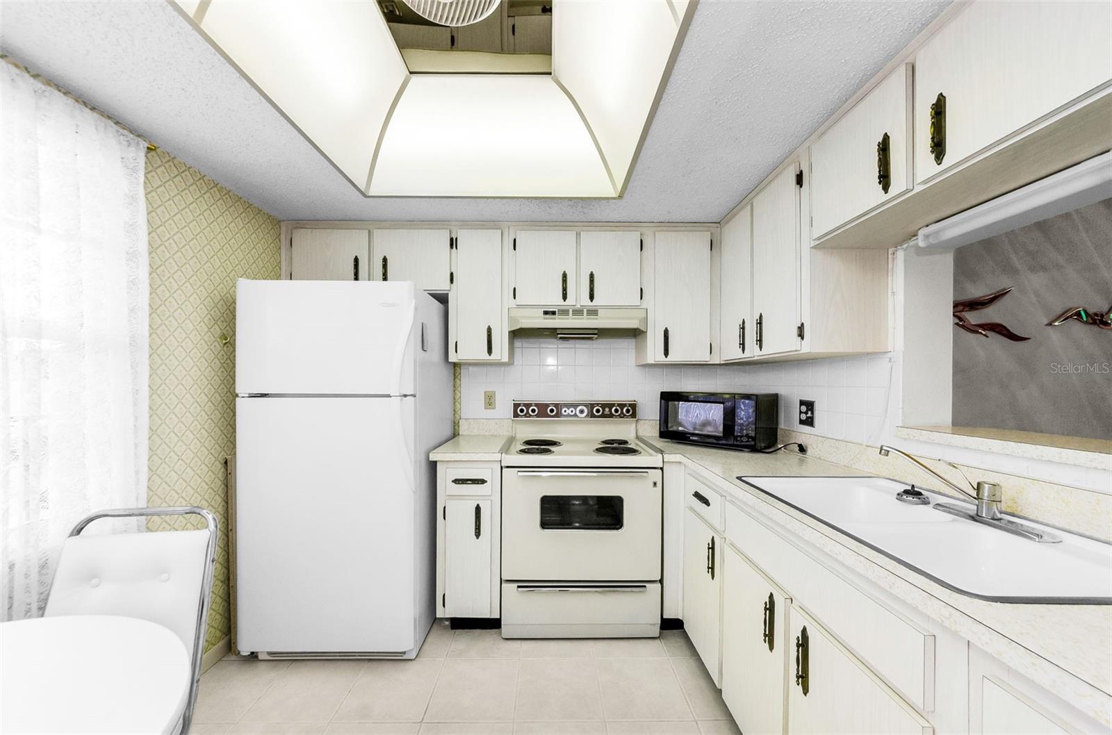 TB8424620 Property Photo