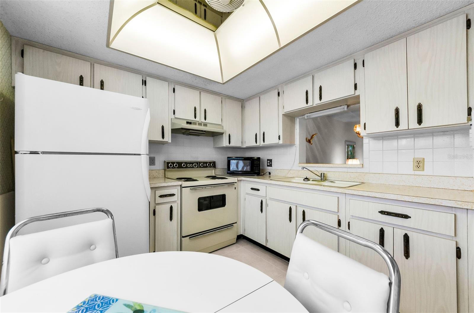 TB8424620 Property Photo