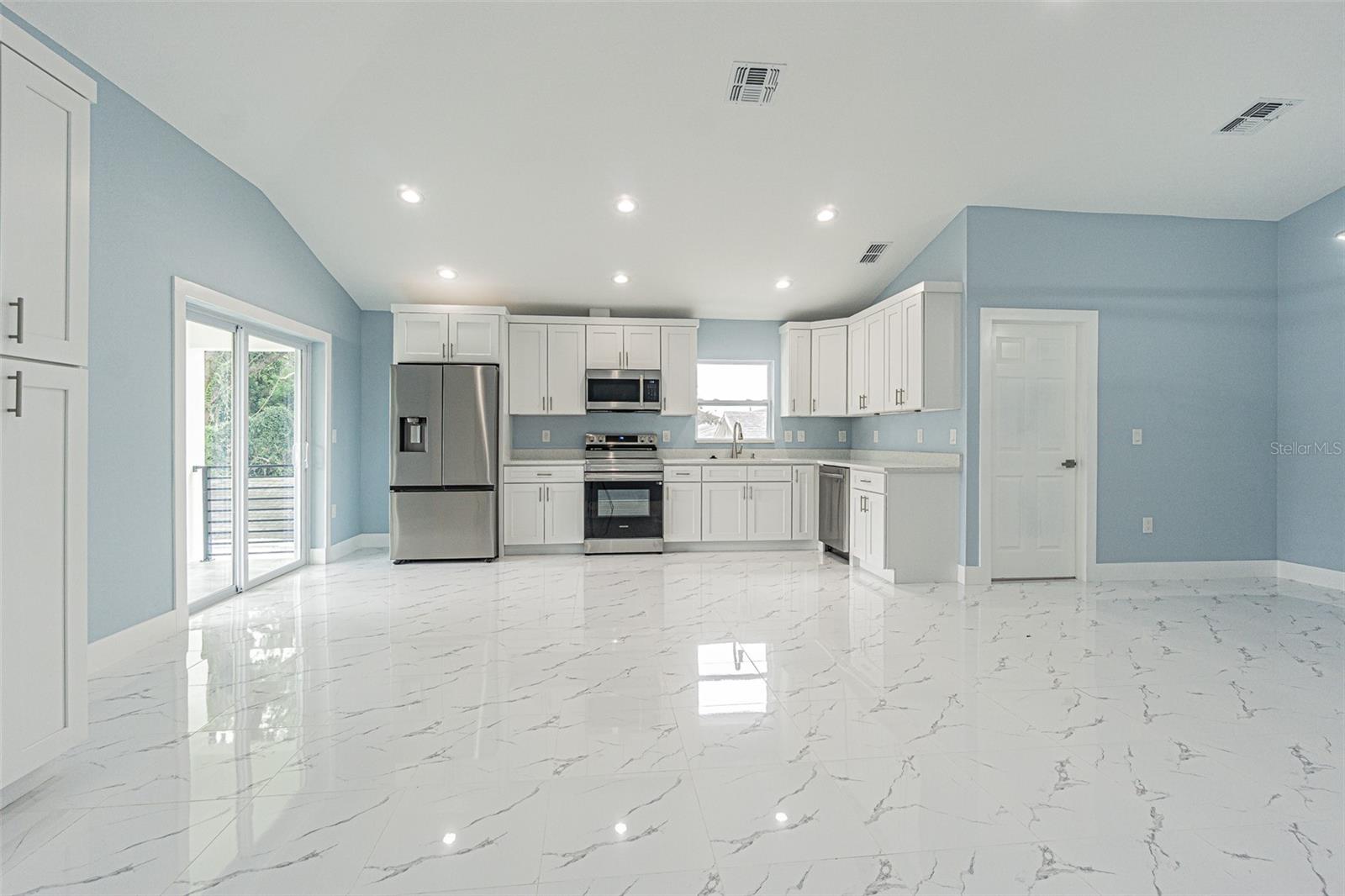 8425 N 16TH ST, TAMPA, FL, 33604