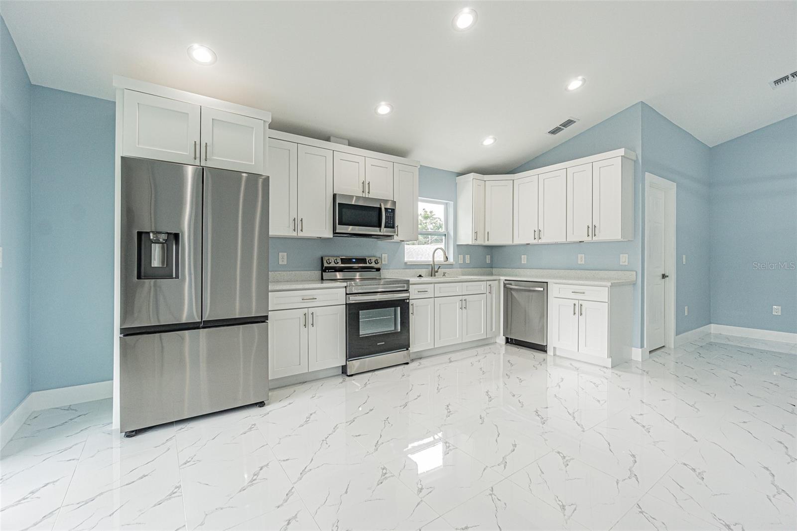 8425 N 16TH ST, TAMPA, FL, 33604