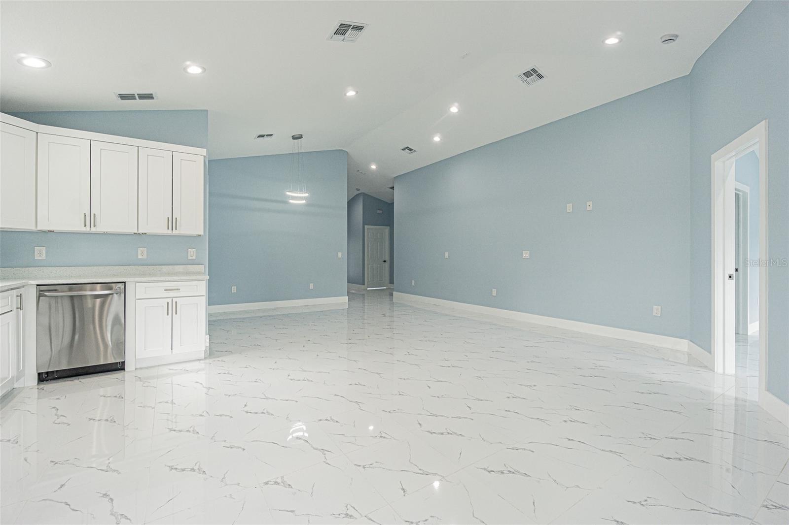 8425 N 16TH ST, TAMPA, FL, 33604