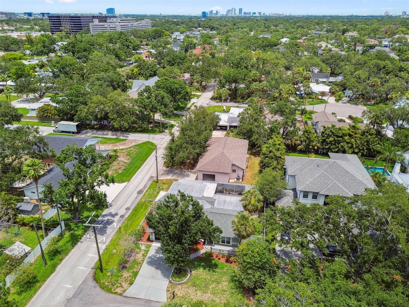 2 S TREASURE DR, TAMPA, FL, 33609