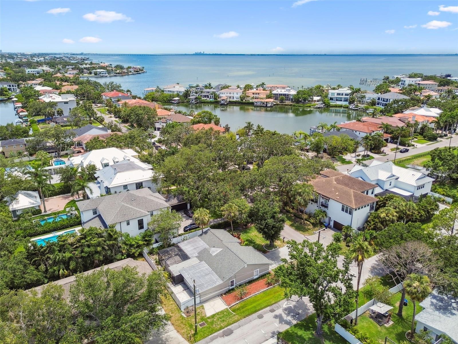 2 S TREASURE DR, TAMPA, FL, 33609