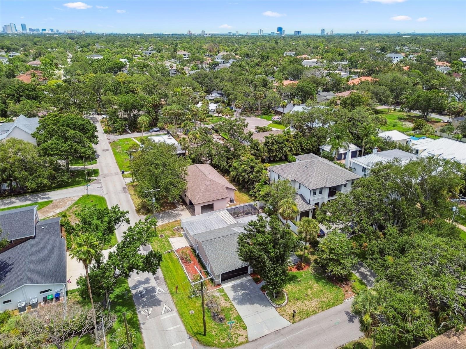 2 S TREASURE DR, TAMPA, FL, 33609