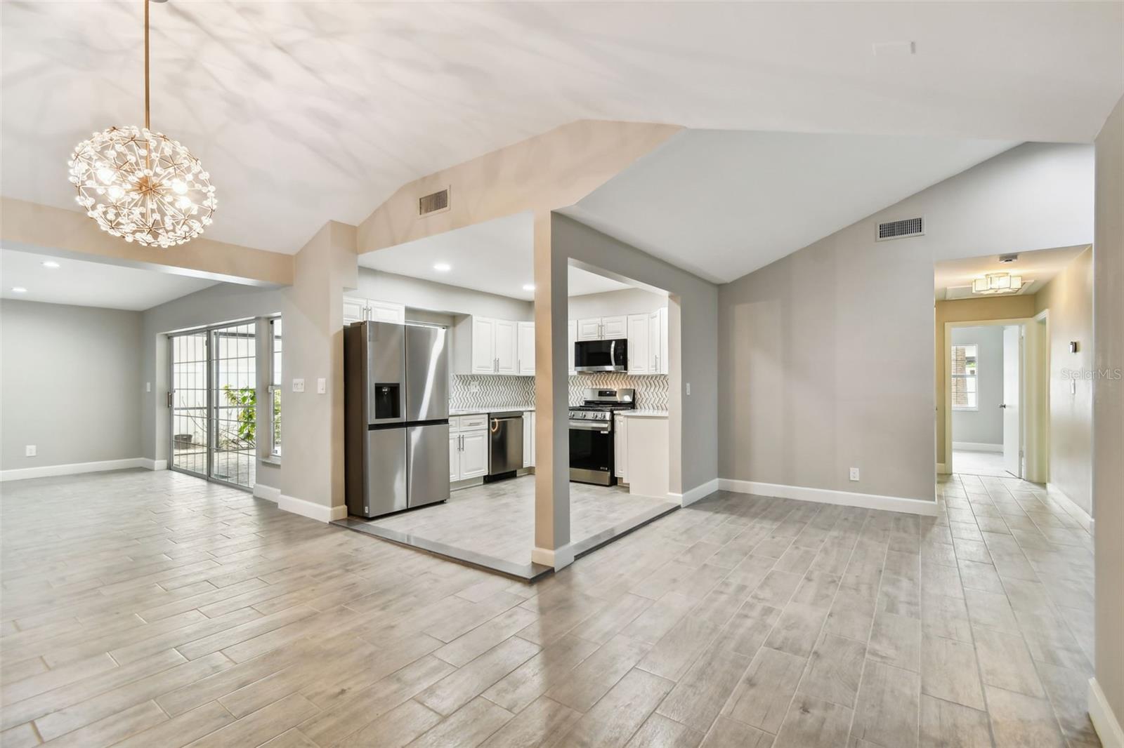 2 S TREASURE DR, TAMPA, FL, 33609