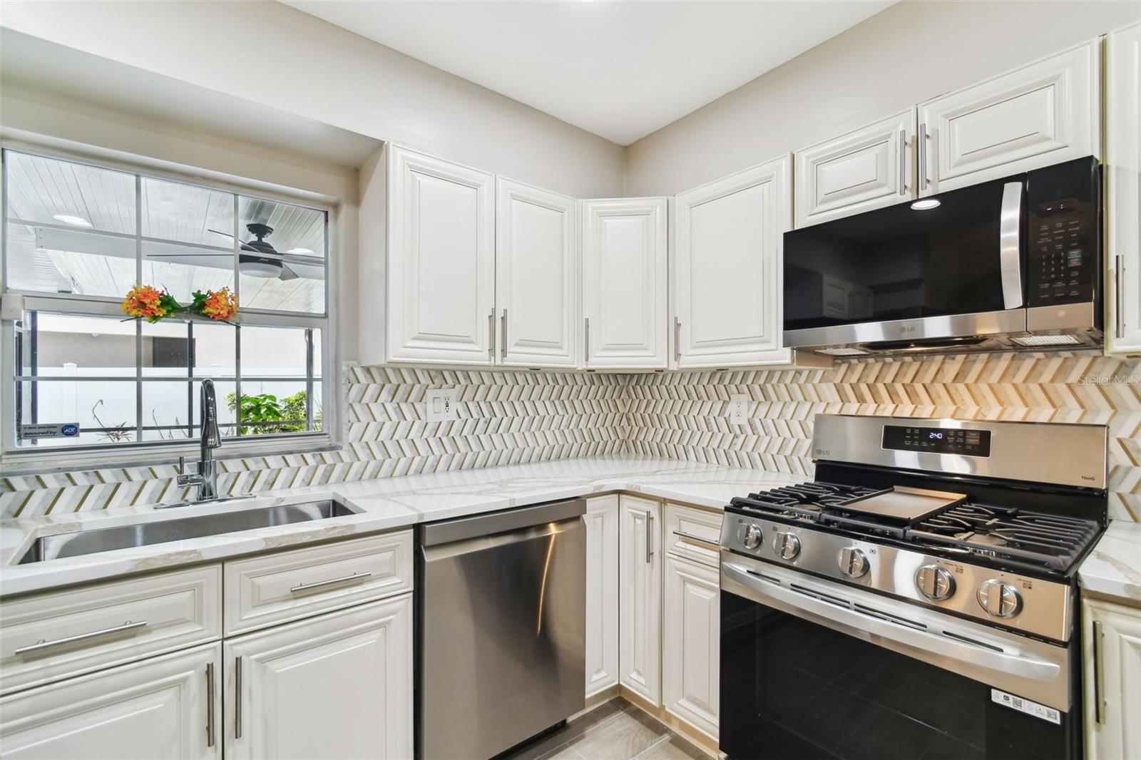 2 S TREASURE DR, TAMPA, FL, 33609