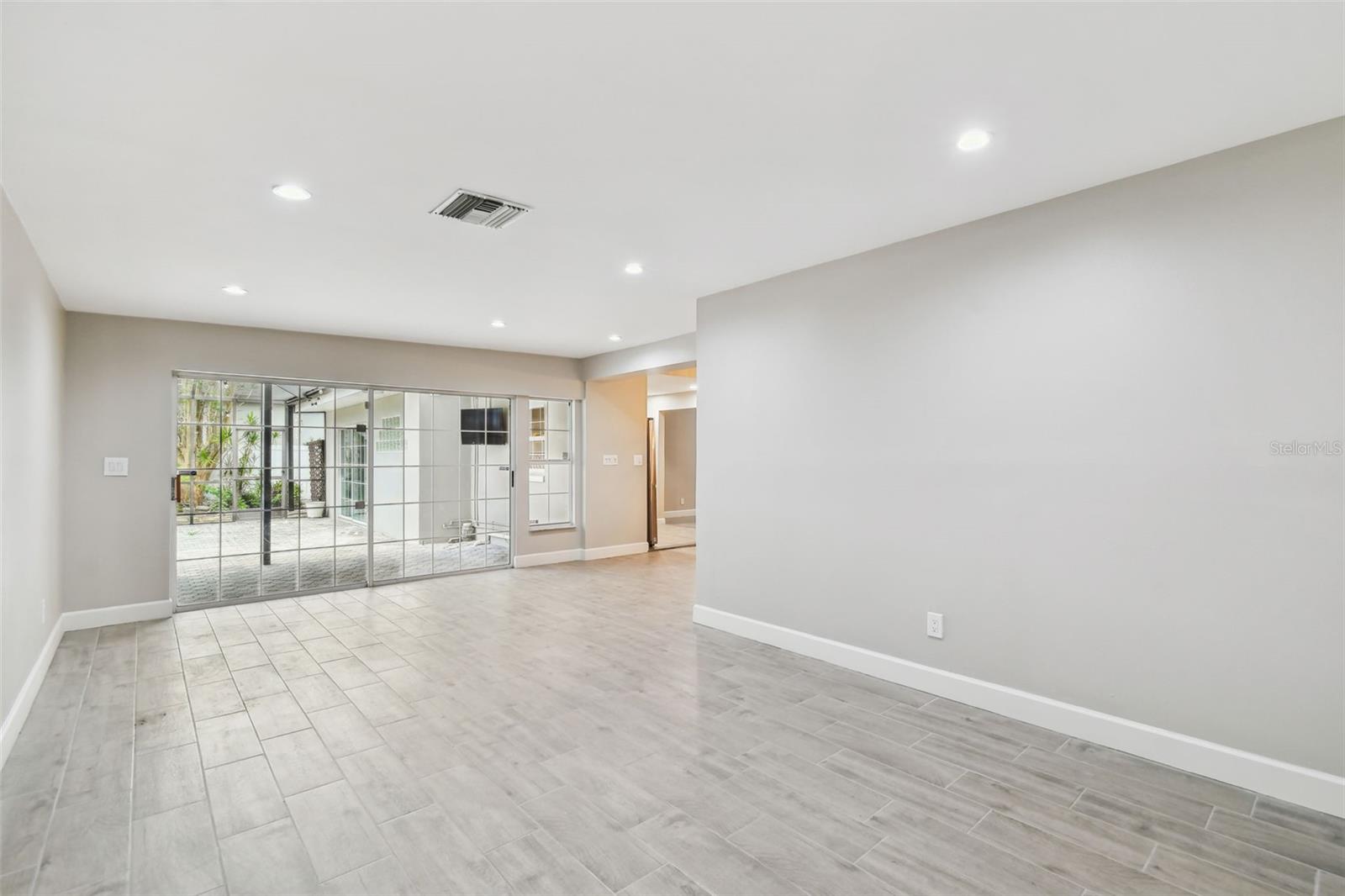 2 S TREASURE DR, TAMPA, FL, 33609