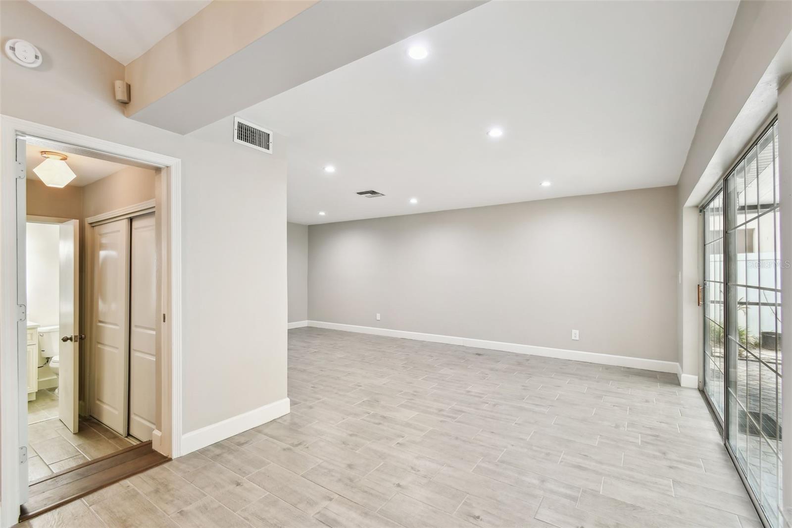 2 S TREASURE DR, TAMPA, FL, 33609