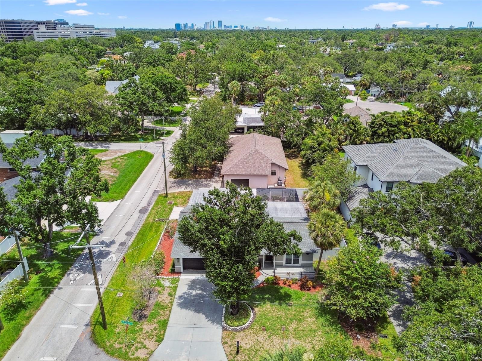 2 S TREASURE DR, TAMPA, FL, 33609