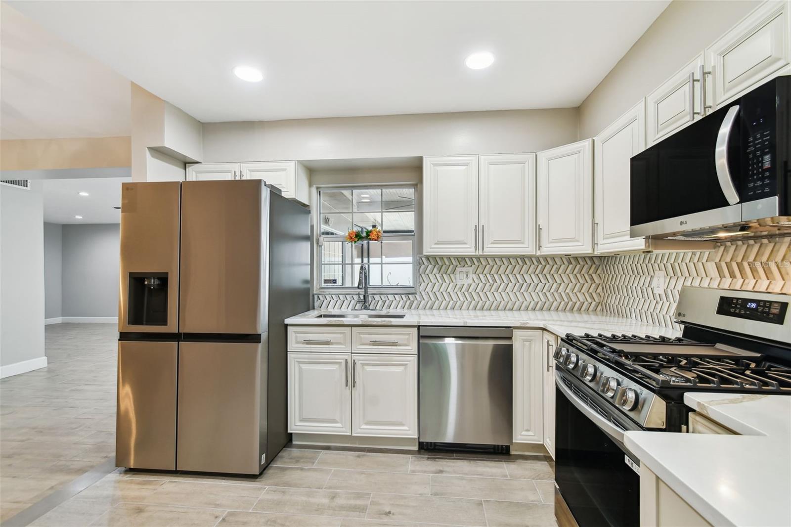 2 S TREASURE DR, TAMPA, FL, 33609