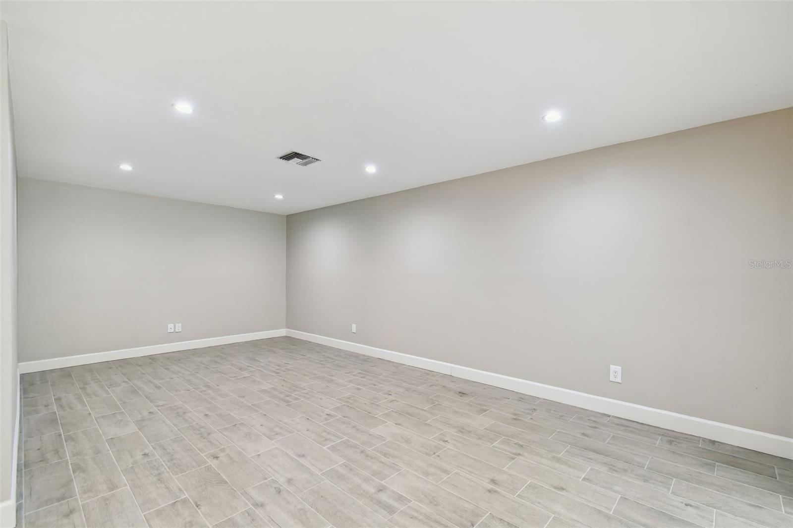 2 S TREASURE DR, TAMPA, FL, 33609