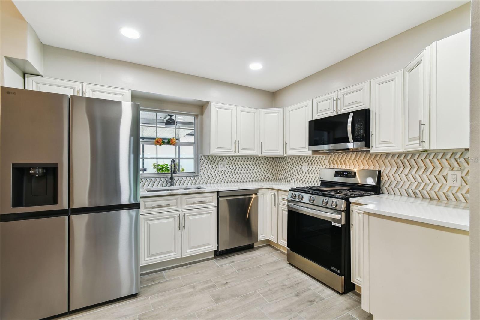 2 S TREASURE DR, TAMPA, FL, 33609