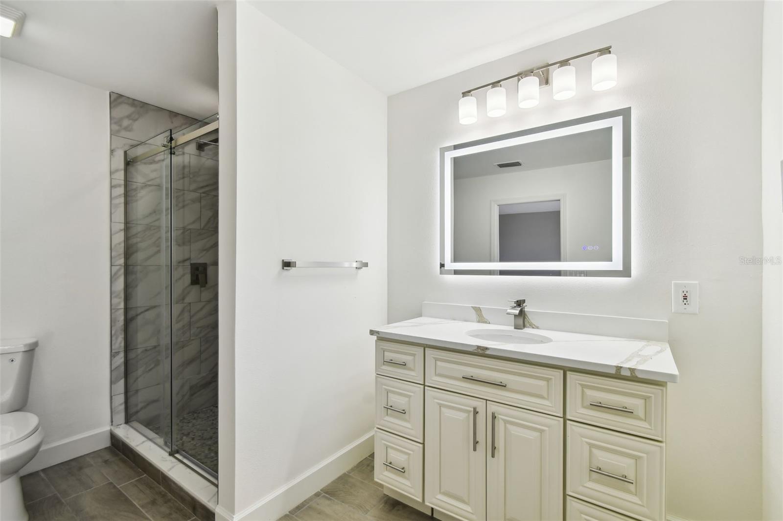 2 S TREASURE DR, TAMPA, FL, 33609