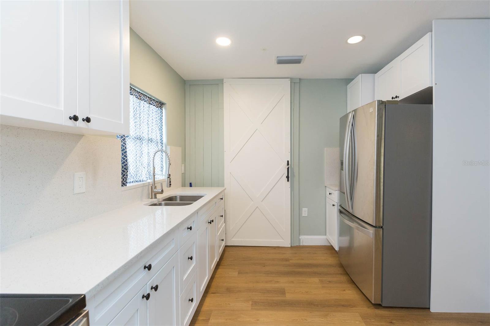 38702 SOUTH AVE, ZEPHYRHILLS, FL, 33542