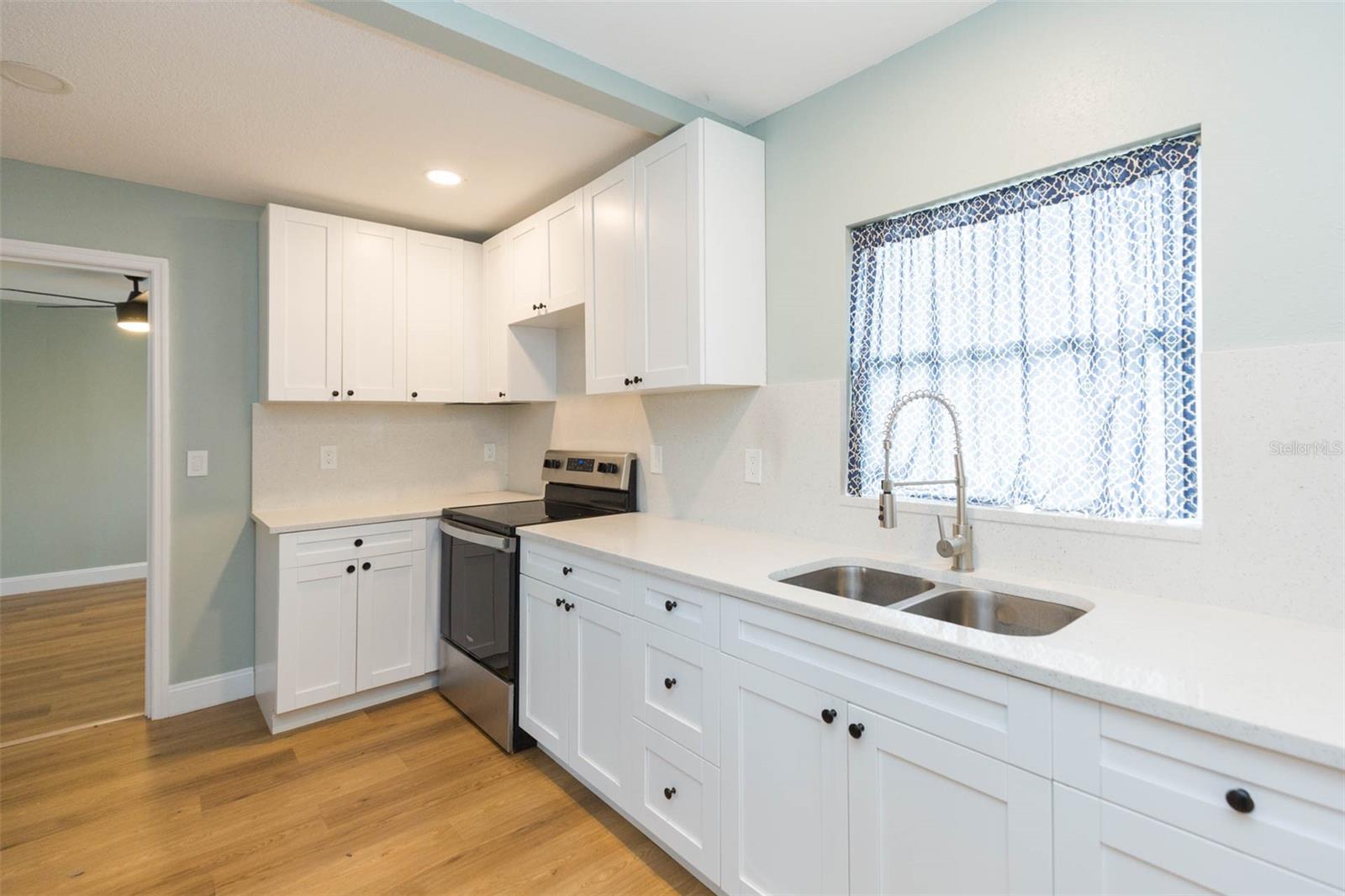 38702 SOUTH AVE, ZEPHYRHILLS, FL, 33542