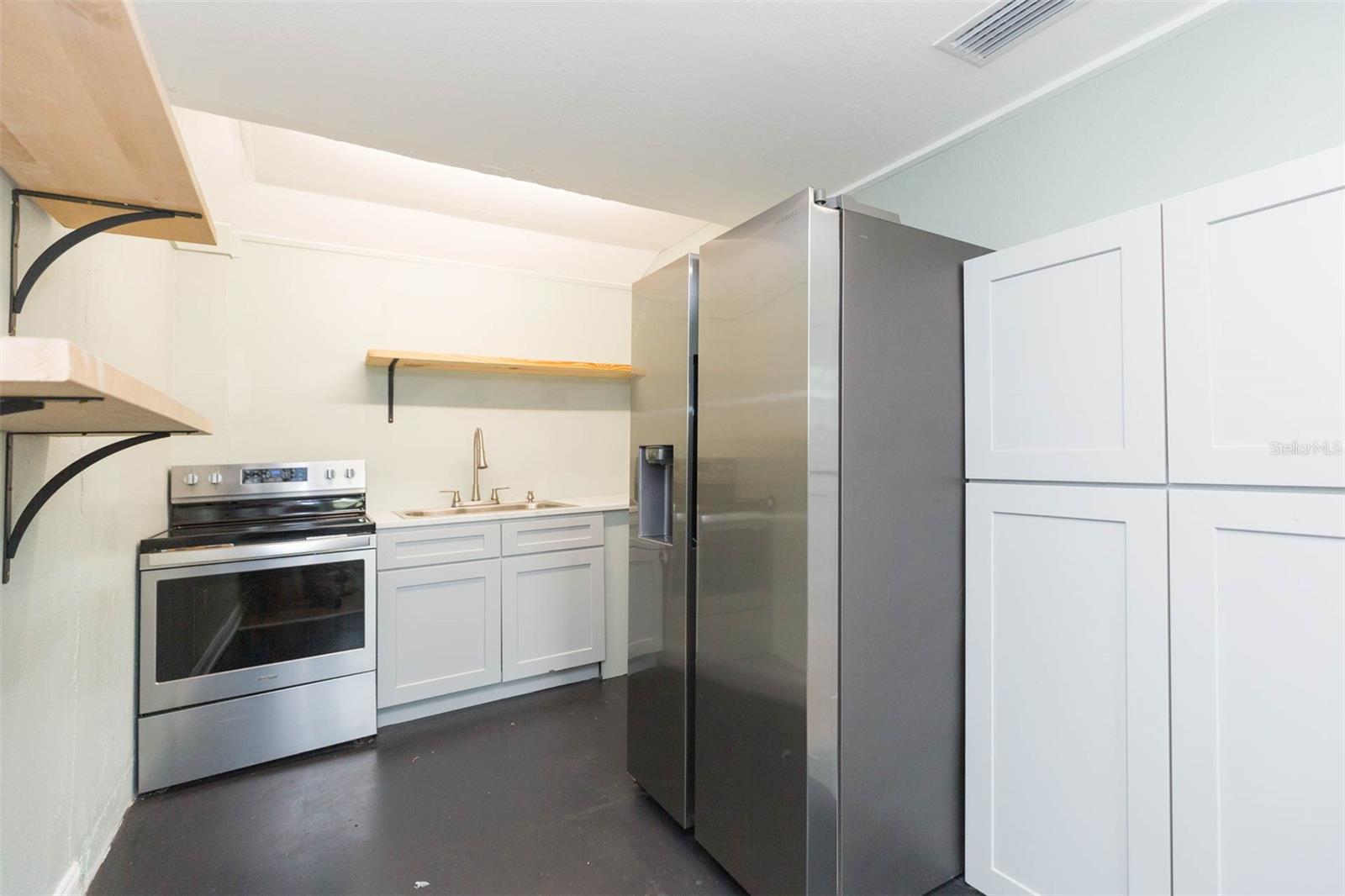 38702 SOUTH AVE, ZEPHYRHILLS, FL, 33542