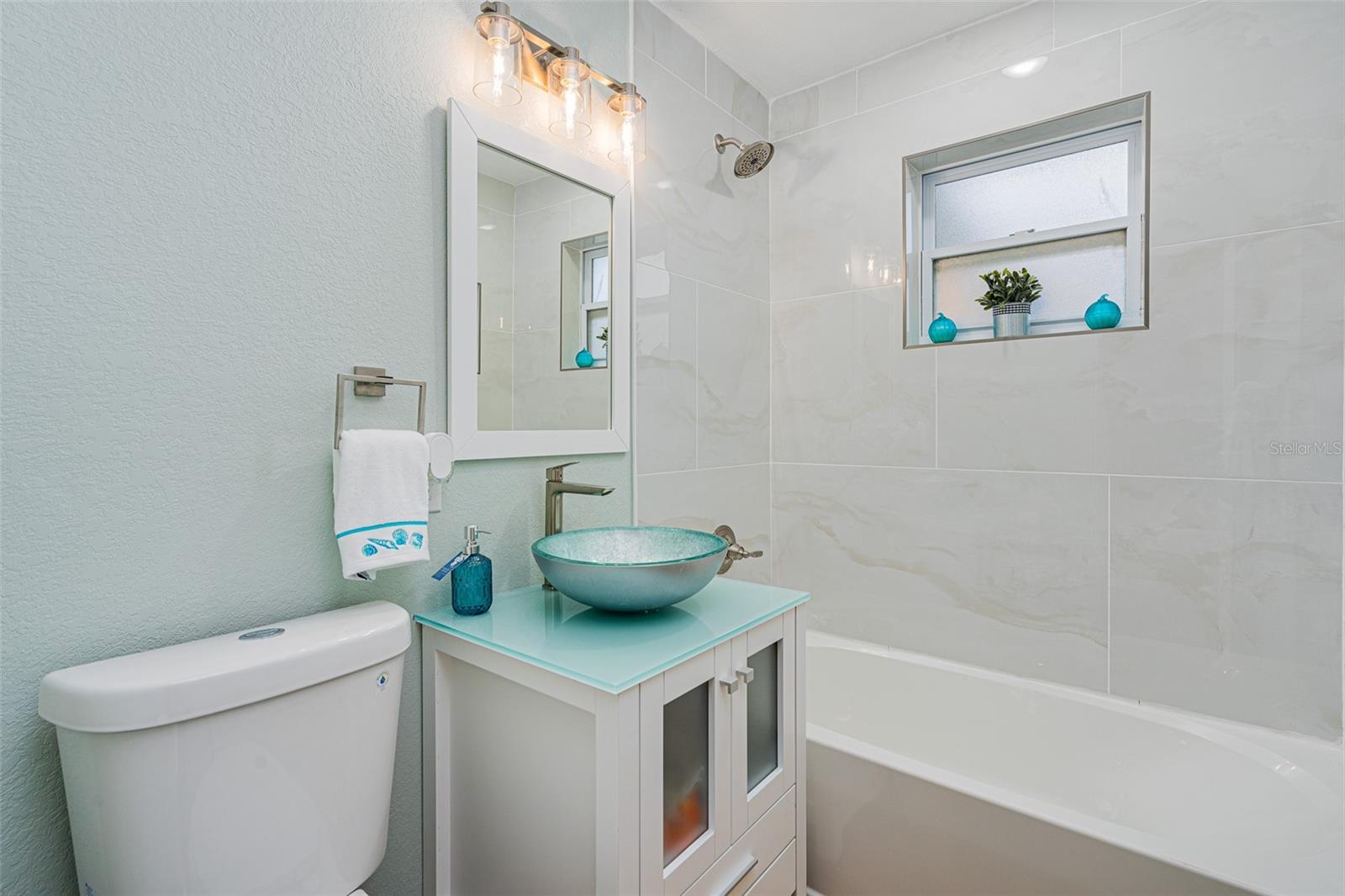 18 TROPICAL DR, ORMOND BEACH, FL, 32176