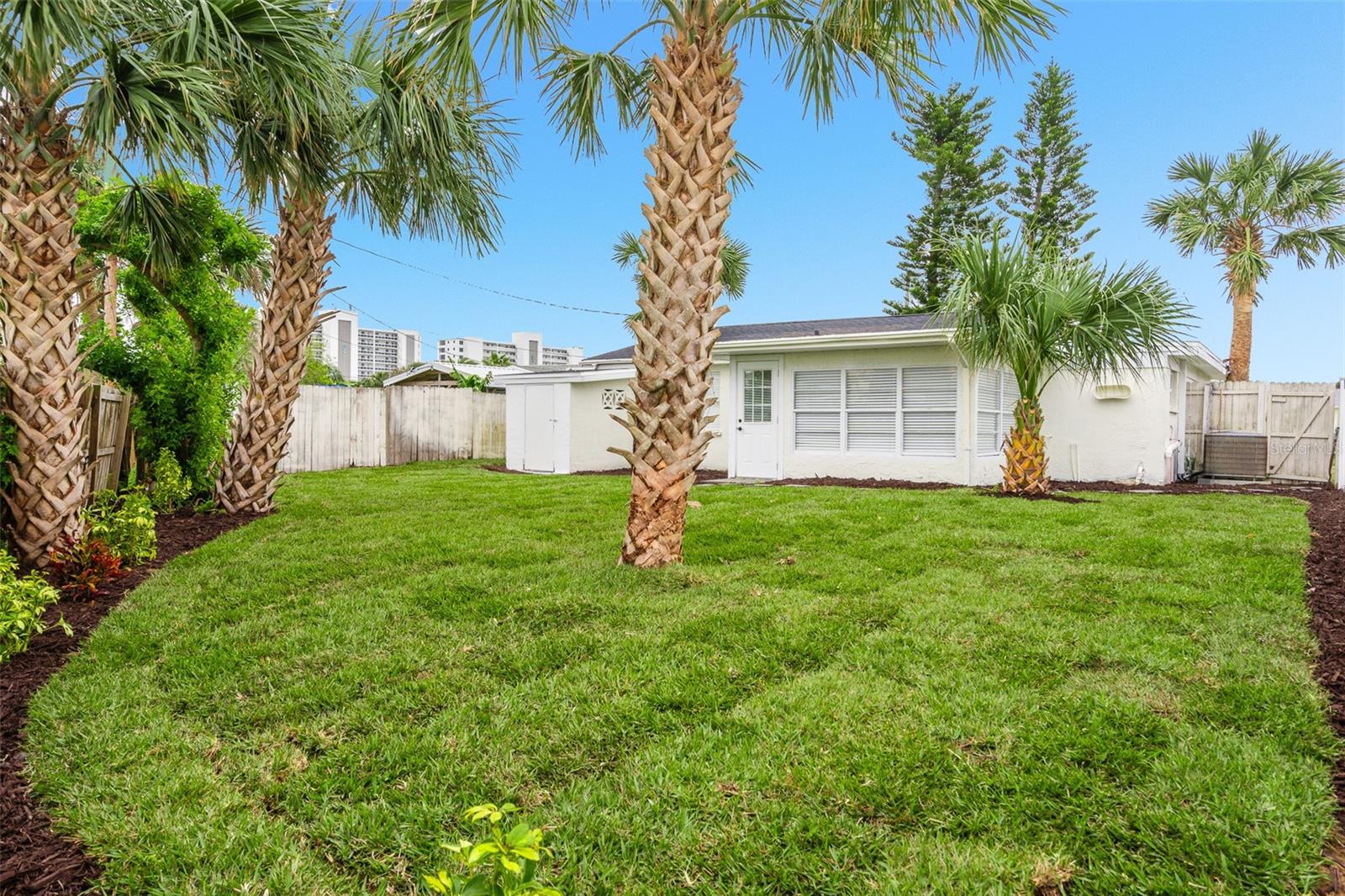 18 TROPICAL DR, ORMOND BEACH, FL, 32176