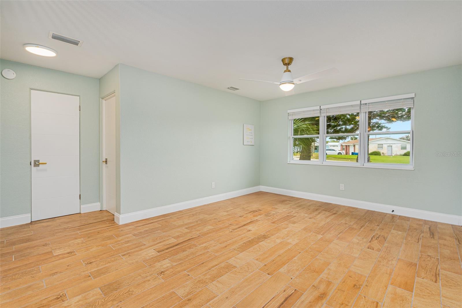 18 TROPICAL DR, ORMOND BEACH, FL, 32176