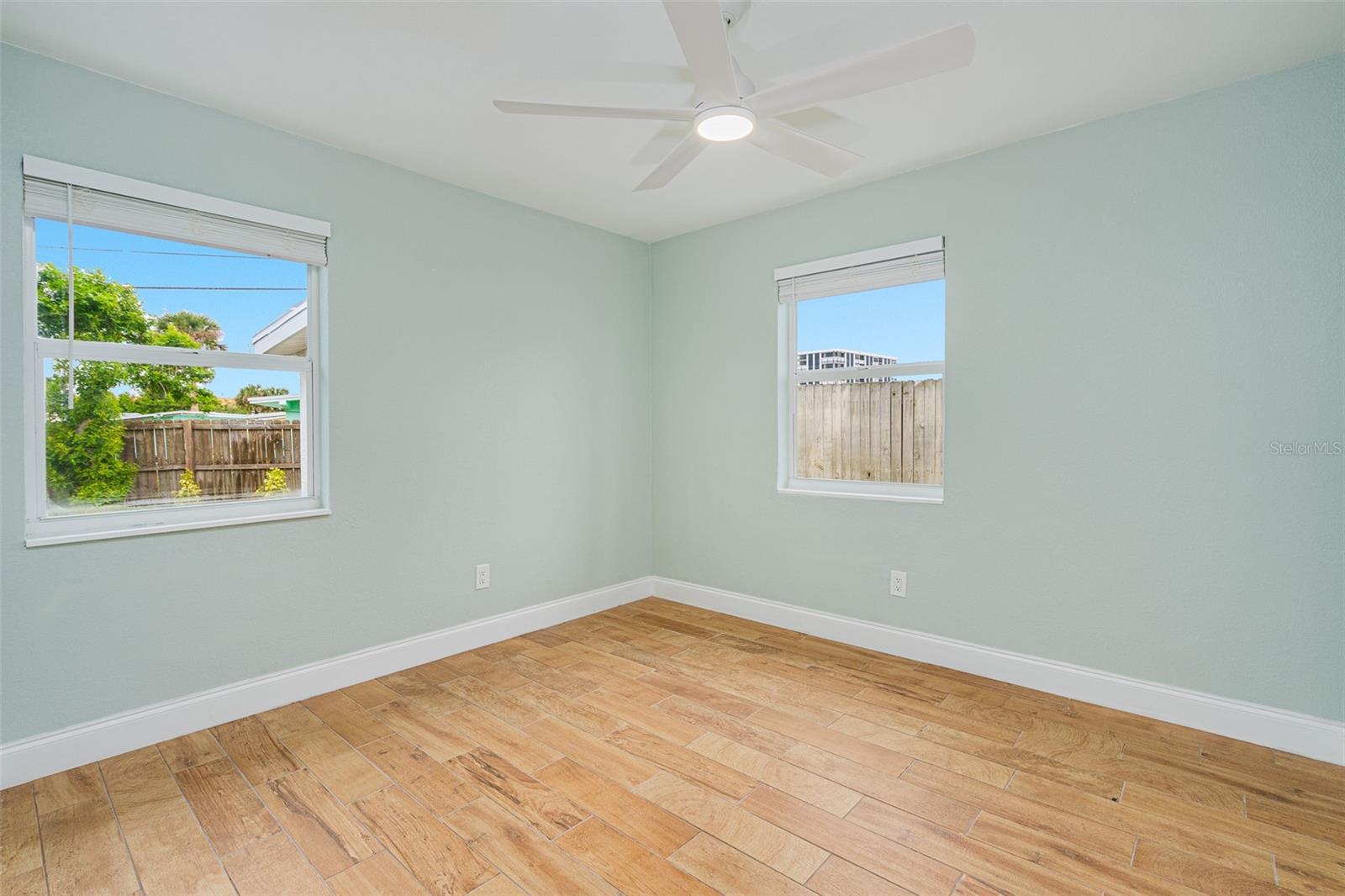 18 TROPICAL DR, ORMOND BEACH, FL, 32176