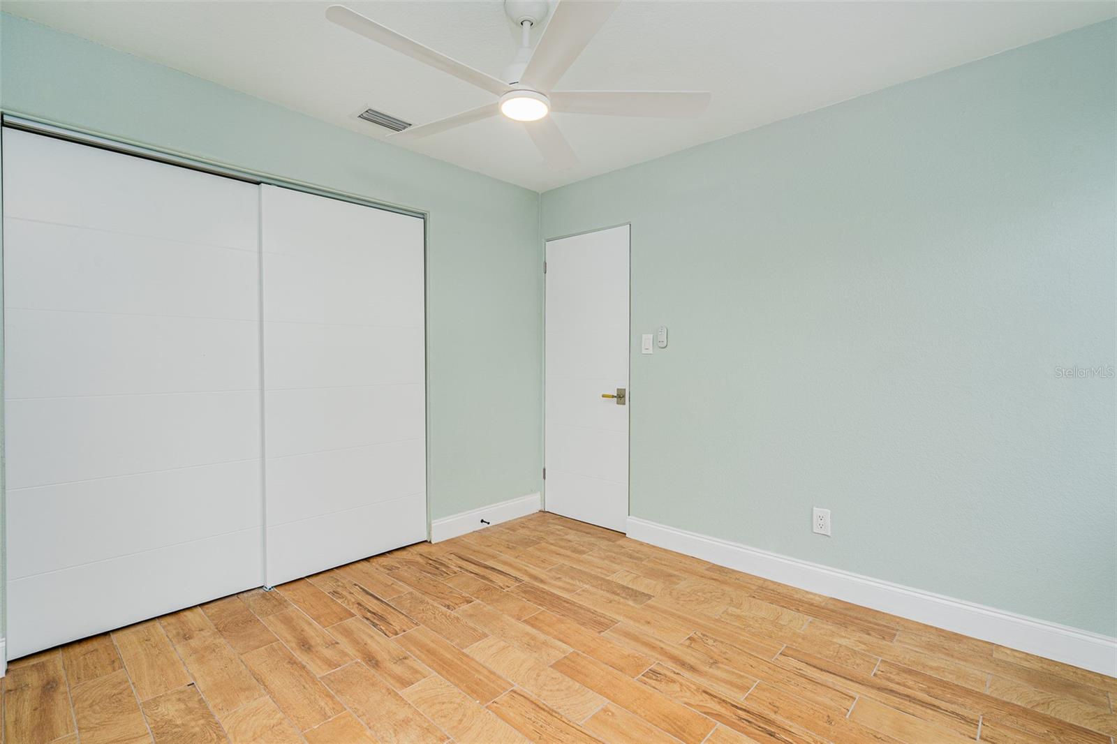 18 TROPICAL DR, ORMOND BEACH, FL, 32176