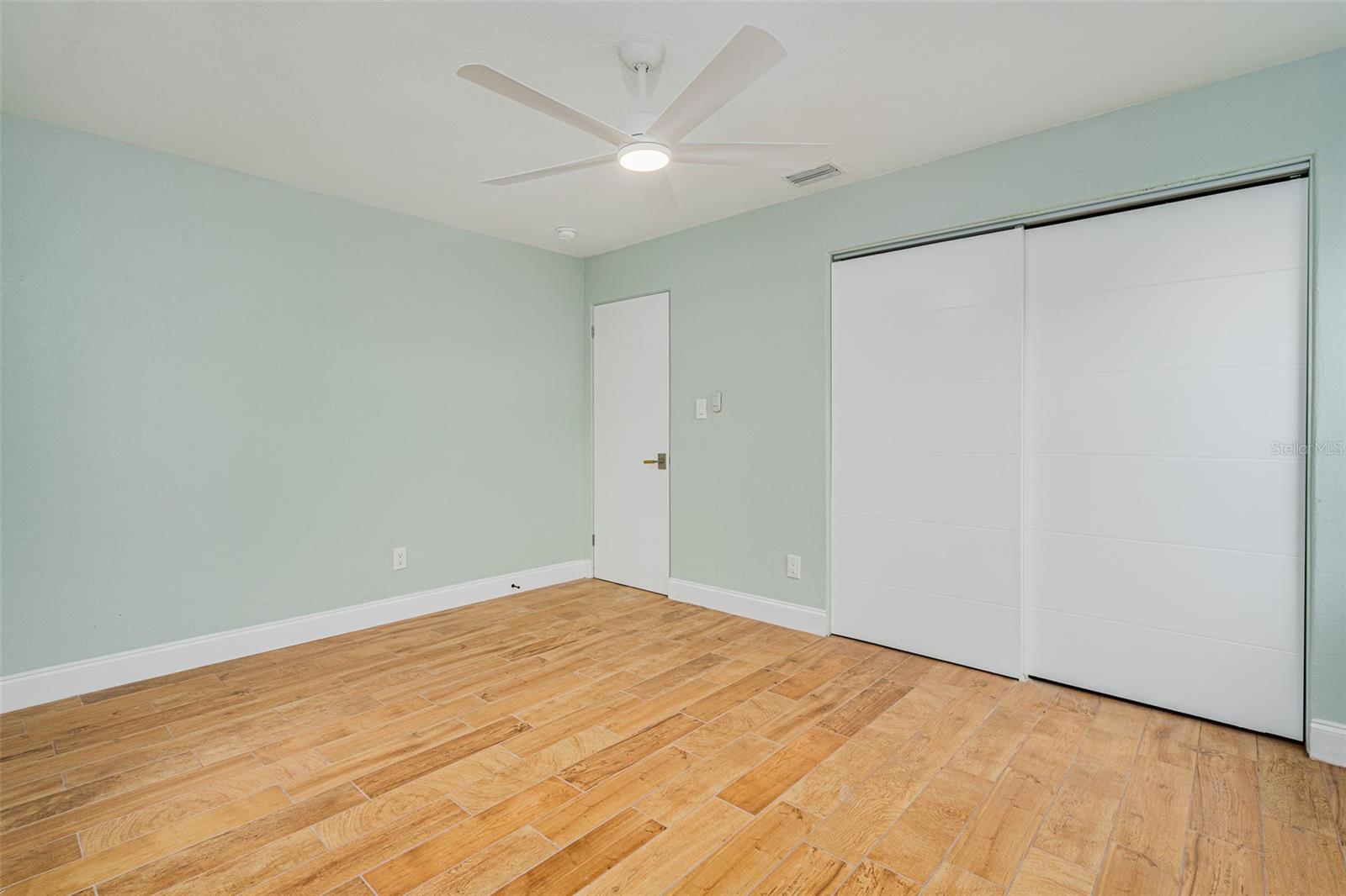 18 TROPICAL DR, ORMOND BEACH, FL, 32176