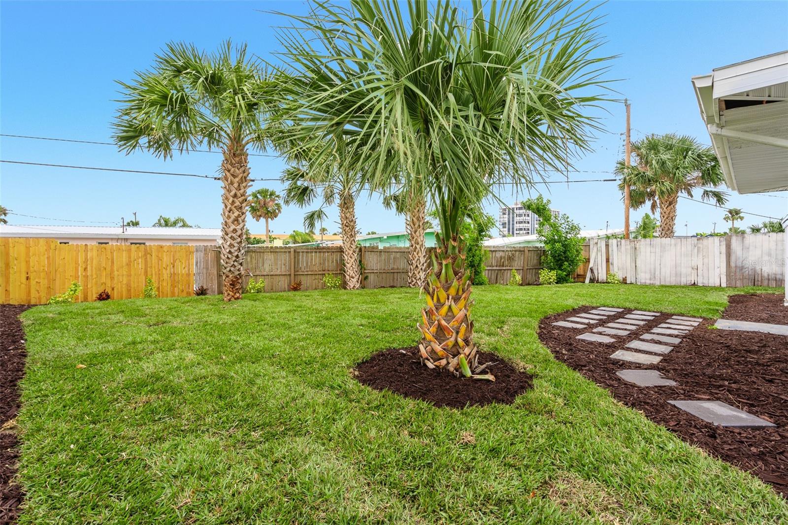 18 TROPICAL DR, ORMOND BEACH, FL, 32176