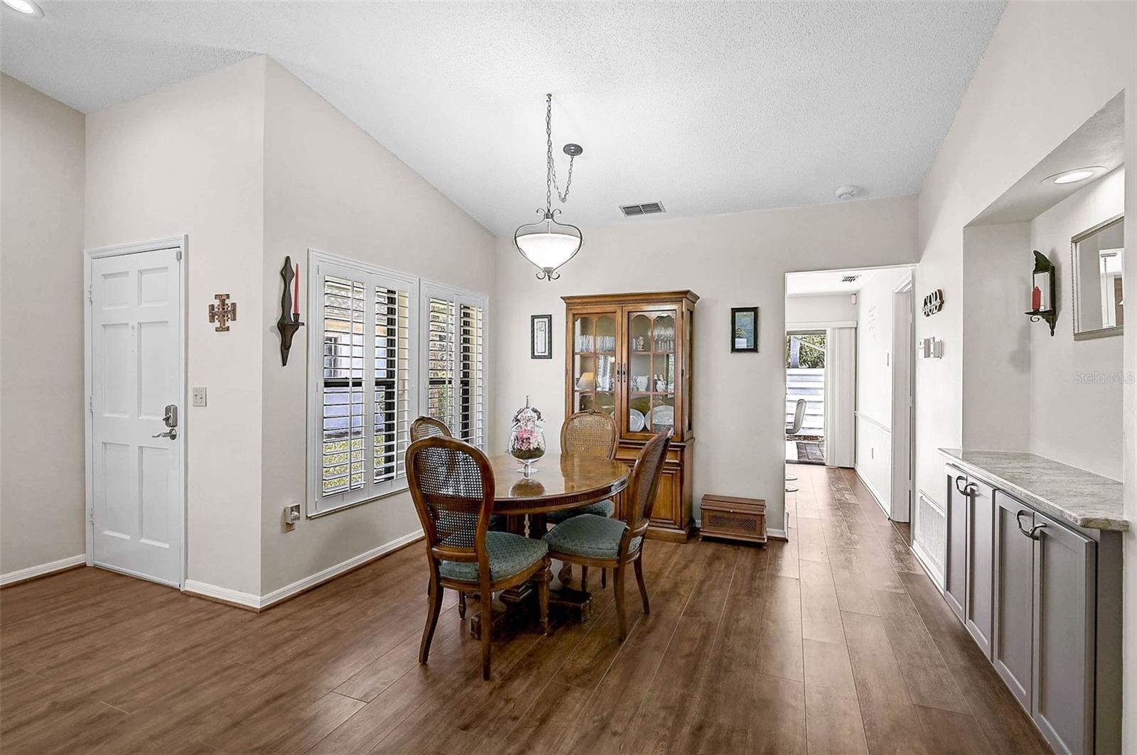 7817 PINE TRACE DR #15, SARASOTA, FL, 34243