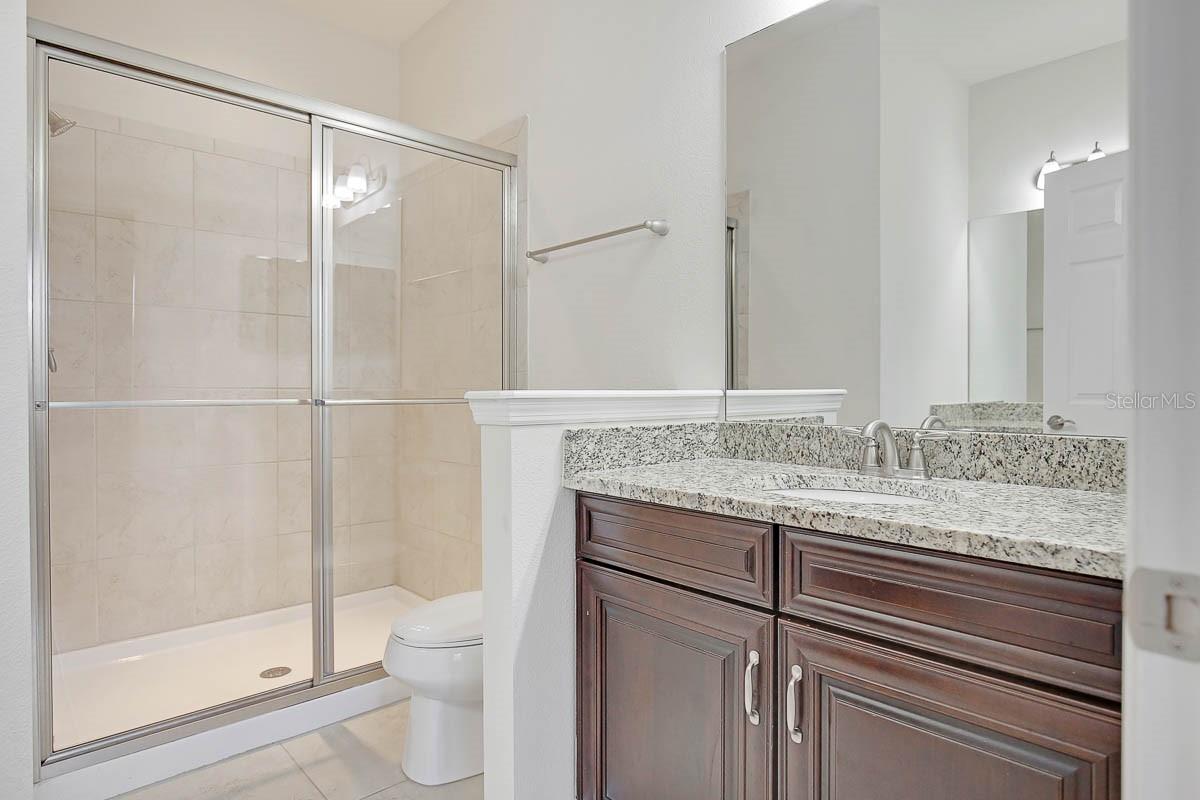 5810 VILLAGE CENTER DR, LITHIA, FL, 33547